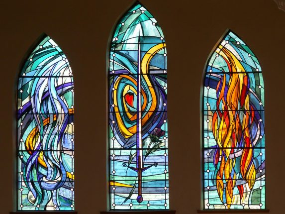 Emma Butler-Cole Aiken, 'Word of God' east window (2004), Eastgate Church, Elderslie | Photo: Emma Butler-Cole Aiken