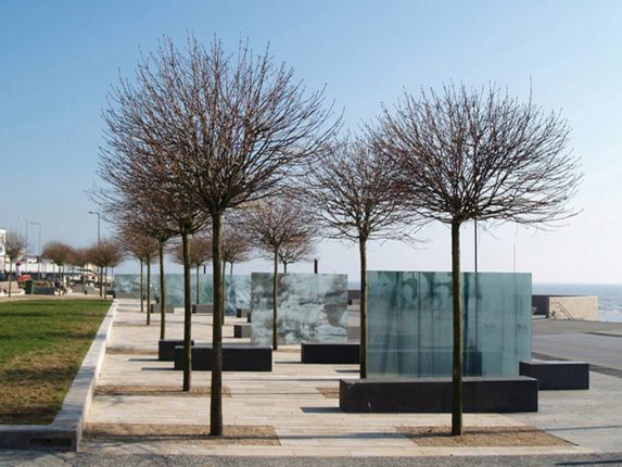Kirsty Brooks, Public art work (2010), South Marine Drive, Bridlington. | Photo: Kirsty Brooks