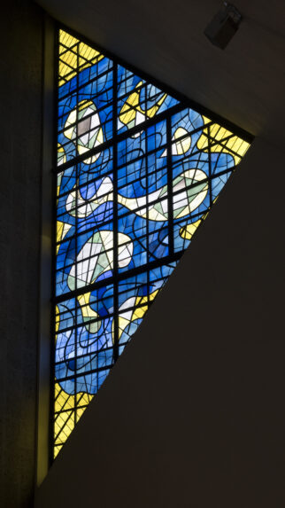 Ceri Richards, Blessed Sacrement Chapel (1966), Liverpool Metropolitan Cathedral, Merseyside. | Photo: Peter Hildebrand