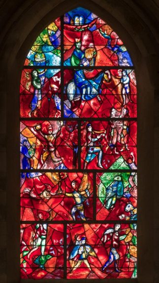 Marc Chagall and Atellier Simon-Marq, The Arts to the Glory of God north aisle (1978), Chichester Cathedral. | Photo: Peter Hildebrand