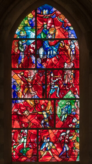 Marc Chagall and Atellier Simon-Marq, The Arts to the Glory of God, north aisle (1978), Chichester Cathedral. | Photo: Peter Hildebrand