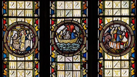 Curtis, Ward & Hughes, detail of Chancel south window (1908), Church of St Guthlac, Market Deeping, Lincolnshire. | Photo: Peter Hildebrand