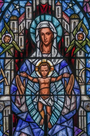 Moira Forsyth, detail from central light east wall (1960), Holy Family Catholic Church, Farnham Moira Forsyth, detail from central light east wall (1960), Holy Family Catholic Church, Farnham | Photo: Alan Brooks
