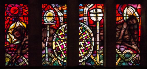 Lawrence Lee, detail of nave Red Window: God side (1962), Coventry Cathedral. | Photo: Peter Hildebrand