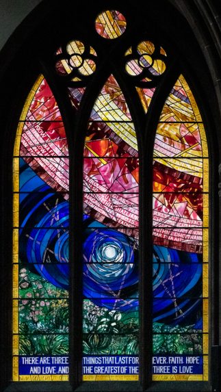 Rab MacInnes, Community window (1999), Hyndland Parish Church, Glasgow. | Photo: Peter Hildebrand