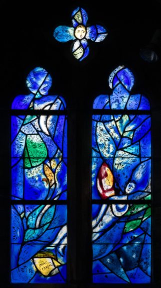 Marc Chagall and Atellier Simon-Marq, Chancel south window (1985), Church of All Saints, Tudeley. | Photo: Peter Hildebrand