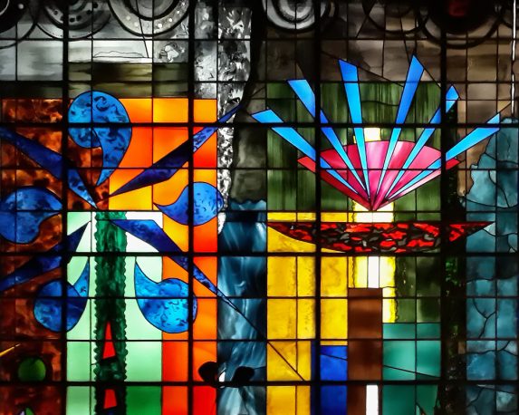 John Piper & Patrick Reyntiens, detail of back lit glass wall (1959), Sanderson Hotel, London. | Photo: Peter Hildebrand