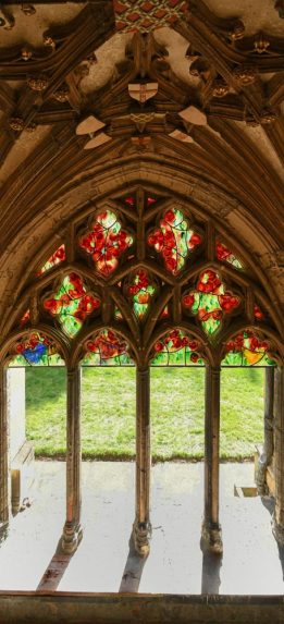 Hughie O’Donoghue RA and Grace Ayson, Damson Tree window (2018), Canterbury Cathedral. | Photo: The Chapter, Canterbury Cathedral