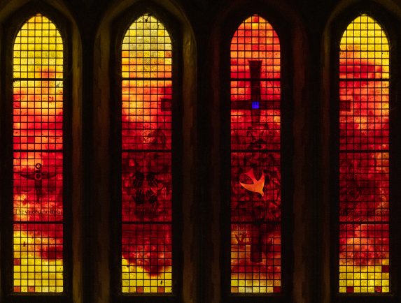 Martin Donlin, west window (2001), The Collegiate and Parish Church of St Mary, Swansea. | Photo: Peter Hildebrand