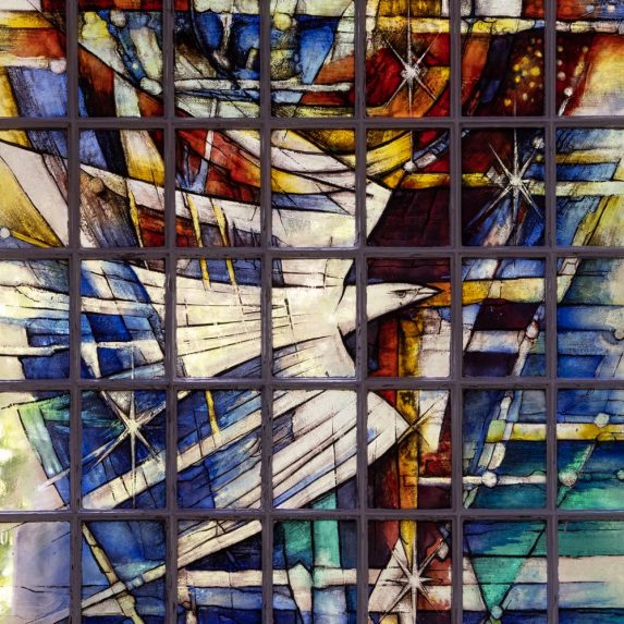 Alan Younger, detail of north nave window (1995), Church of St Peter, Flushing, Falmouth, Cornwall. | Photo: Peter Hildebrand