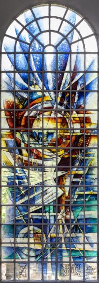 Alan Younger, north nave window (1995), Church of St Peter, Flushing, Falmouth, Cornwall. | Photo: Peter hildebrand