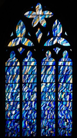 John Maine and Derix Glasstudios, Ascension window (2017), Hereford Cathedral. | Photo: Peter Hildebrand