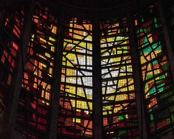 John Piper and Patrick Reyntiens, Lantern (1965-67), Liverpool Metropolitan Cathedral, Merseyside. John Piper and Patrick Reyntiens, Lantern (1965-67), Liverpool Metropolitan Cathedral, Merseyside. | Photo: Peter Hildebrand