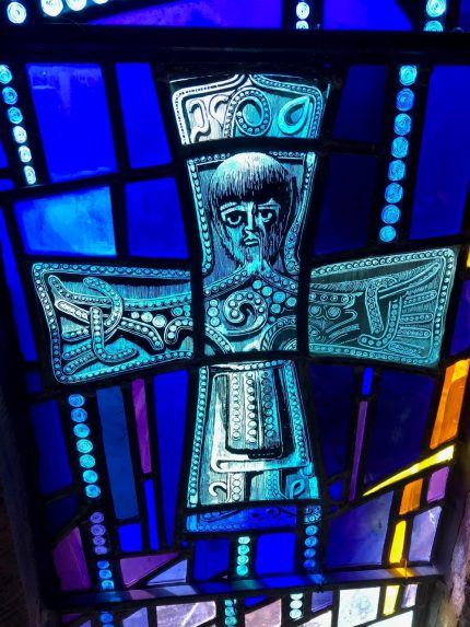 Crear McCartney, detail of west window (1987), St Magnus Cathedral, Kirkwall, Orkney. Crear McCartney, detail of west window (1987), St Magnus Cathedral, Kirkwall, Orkney. | Photo: The Society of the Friends of St Magnus & Fran Hollinrake
