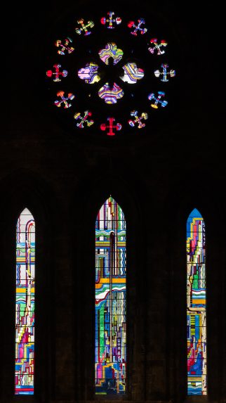 Sir Eduardo Paolozzi, Millennium window in the south wall of the south transept (2002), St Mary's Cathedral, Edinburgh. | Photo: Peter Hildebrand