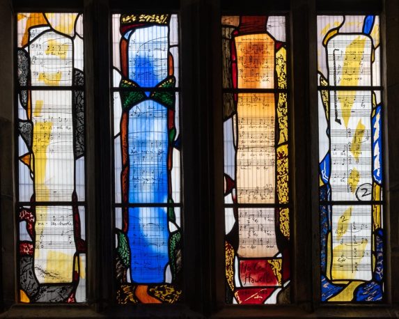 Caroline Swash, Herbert Howells Memorial window (1992), Chantry Chapel, Lady Chapel, Gloucester Cathedral. | Photo: Peter Hildebrand