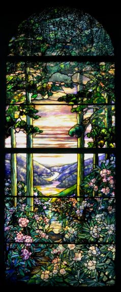 Louis Tiffany, The Tiffany window (1913), Dunfirmline Abbey, Fife. Louis Tiffany, The Tiffany window (1913), Dunfirmline Abbey, Fife. | Photo: Keith Rennie