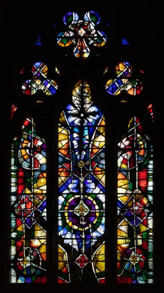 Lawrence Lee, east window (1969), Church of St Giles, Matlock, Derbyshire. | Photo: Peter Hildebrand