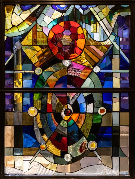 Lawrence Lee, detail of upper window (1967-68), Royal Society of Chemistry, Burlington House, Piccadilly, London W1. Lawrence Lee, detail of upper window (1967-68), Royal Society of Chemistry, Burlington House, Piccadilly, London W1. | Photo: Peter Hildebrand