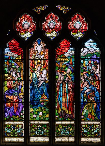 James Eadie Reid and The Gateshead Glass Co., south transept south window (1904), Church of St Mary, Charlton Kings, Cirencester, Gloucestershire. James Eadie Reid and The Gateshead Glass Co., south transept south window (1904), Church of St Mary, Charlton Kings, Cirencester, Gloucestershire. | Photo: Peter Hildebrand