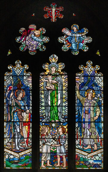 Karl Parsons, east window (1930), Church of St Peter, Bardon Hill, Leicestershire. Karl Parsons, east window (1930), Church of St Peter, Bardon Hill, Leicestershire. | Photo: Peter Hildebrand