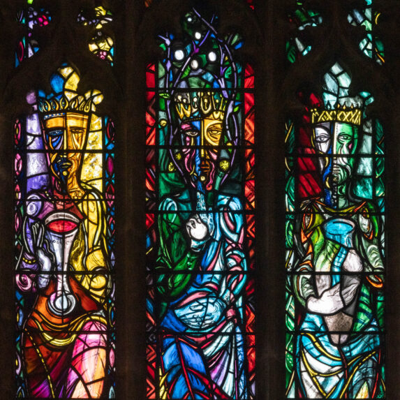 Oundle School Chapel - Piper detail-2 John Piper and Patrick Reyntiens, detail of central sanctuary window (1956), Oundle School Chapel, Northamptonshire. | Photo: Peter Hildebrand