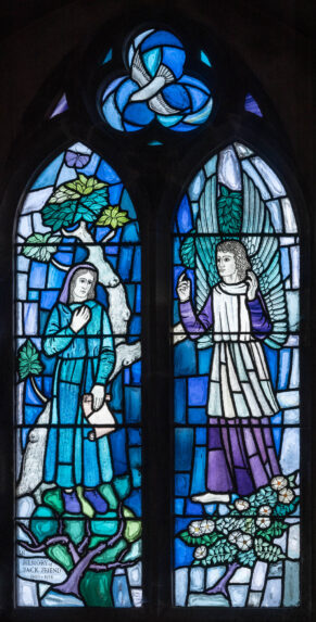 Quail - Old Hunstanton v2 A stained glass window of the Annunciation by Paul Quail, (1980), Church of St Mary, Old Hunstanton, Norfolk. | Photo: Peter Hildebrand